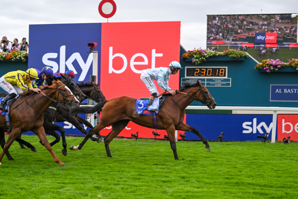 York Racecourse Partners with Dubai Racing Club